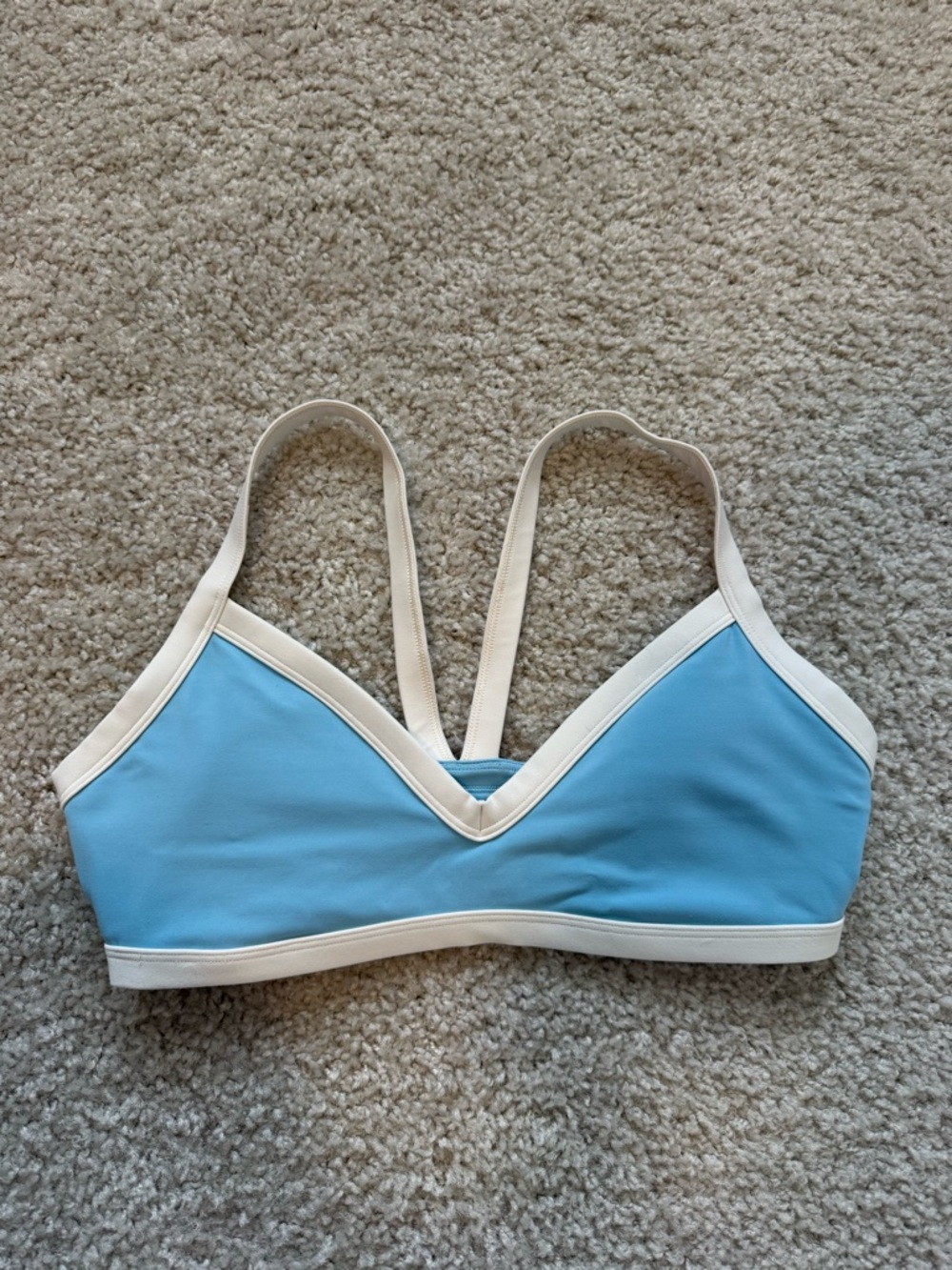 Vuori sports bra